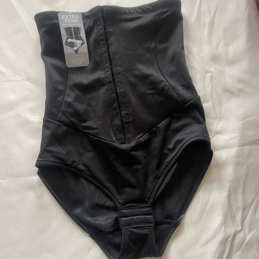 NWT Naomi & Nicole Waist Cinching Shapewear